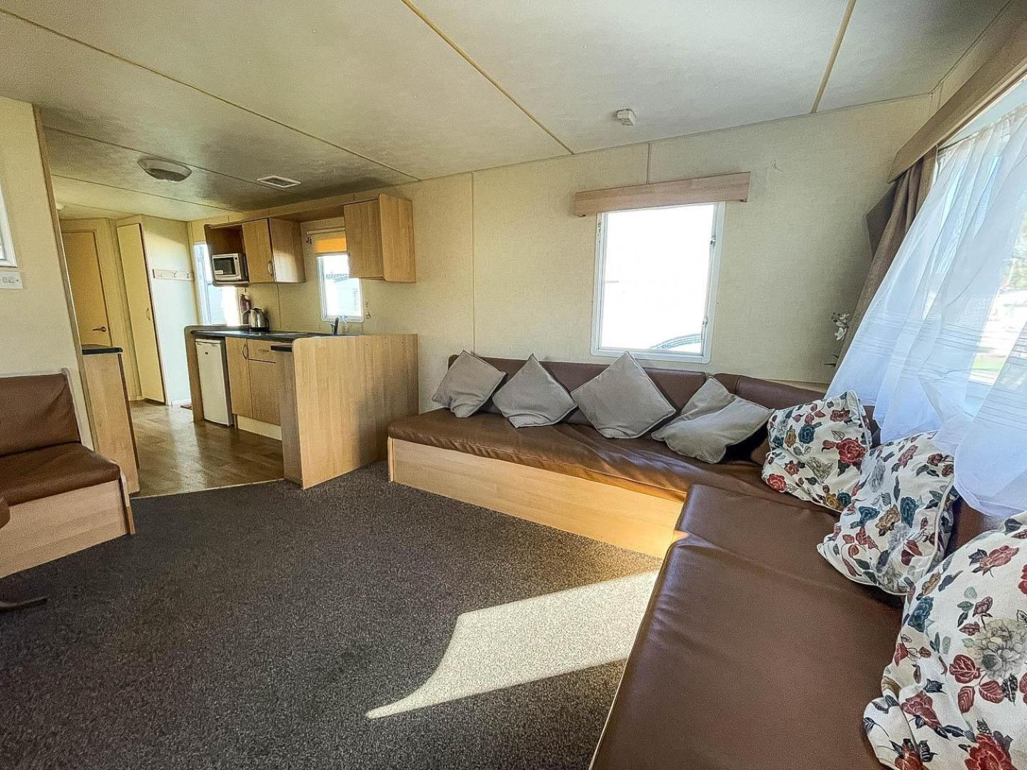Lovely 8 Berth Caravan At St Osyth Beach Holiday Park Ref 28101G แคลกตัน-ออน-ซี ภายนอก รูปภาพ