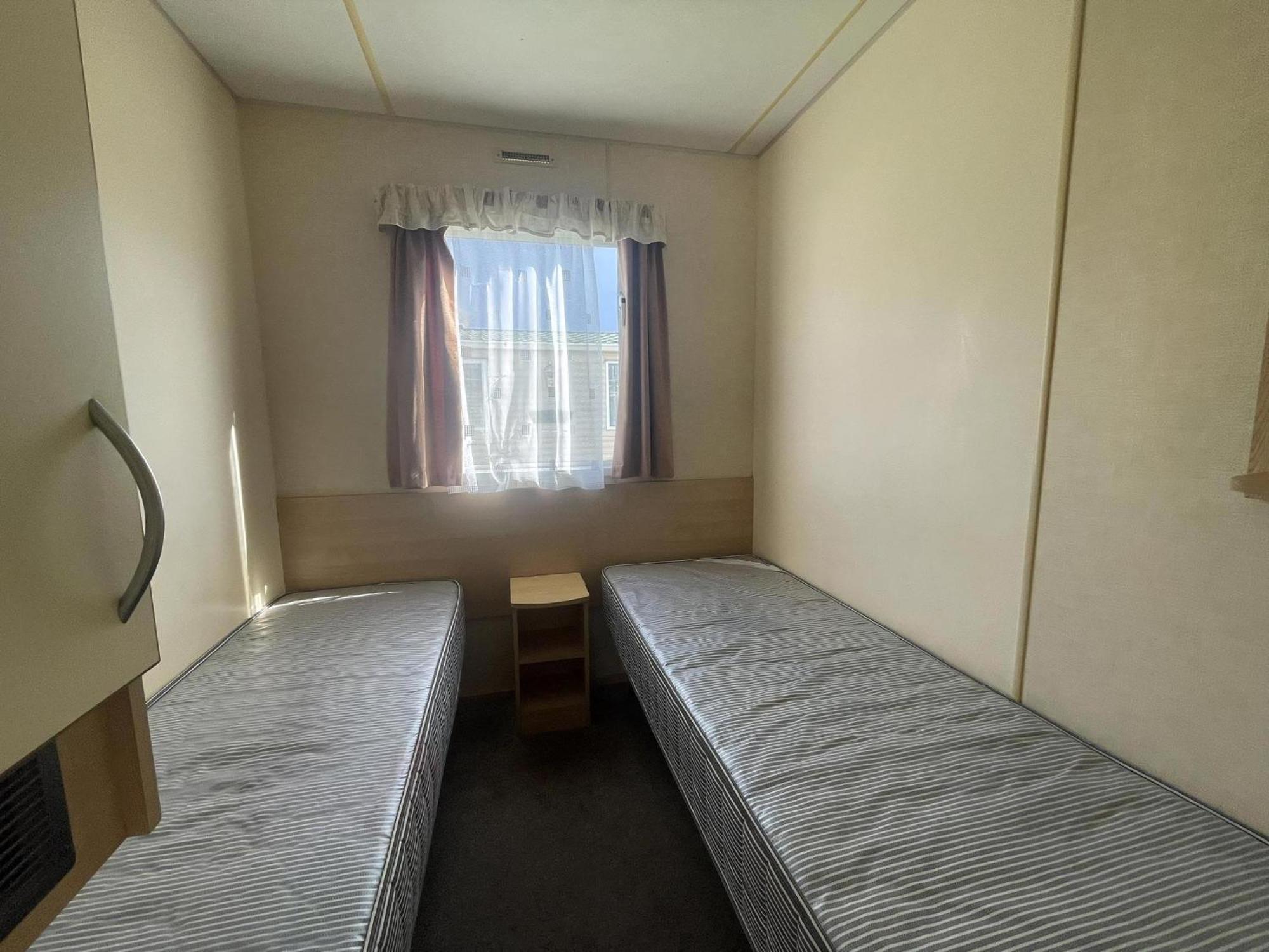 Lovely 8 Berth Caravan At St Osyth Beach Holiday Park Ref 28101G แคลกตัน-ออน-ซี ภายนอก รูปภาพ